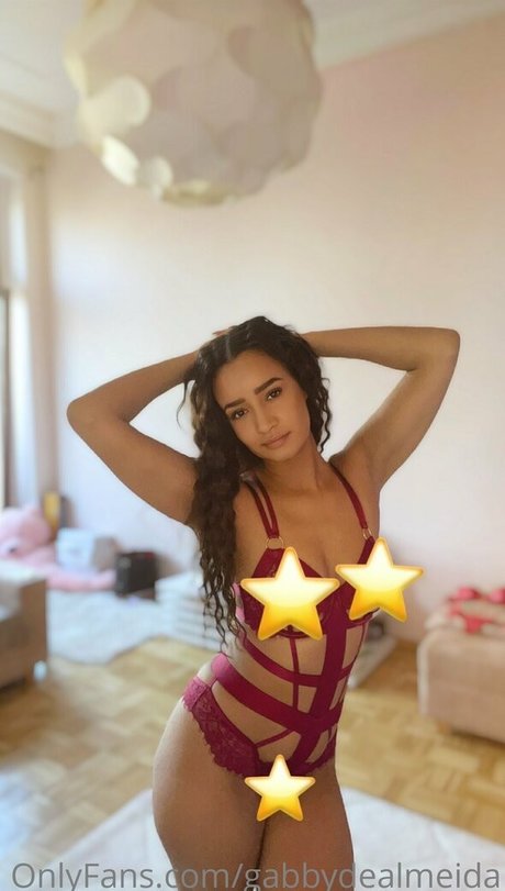 gabbydealmeida nude model img