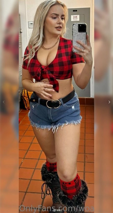 theprincessxoxocharm free model image