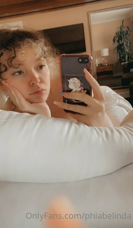 phiabelinda sexy star images