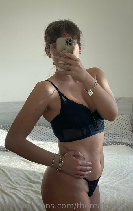 therealme753 sexy model pic