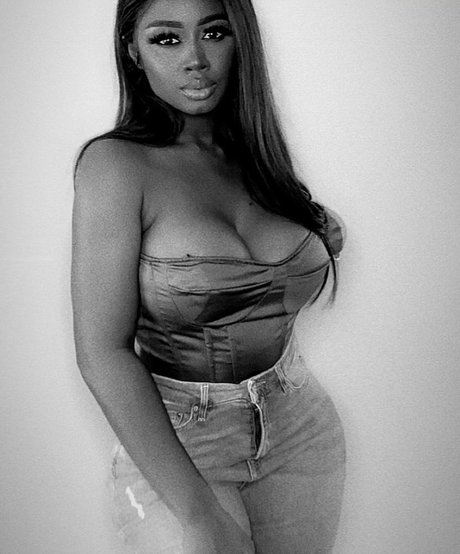 LXRYCC pornstar erotic archive