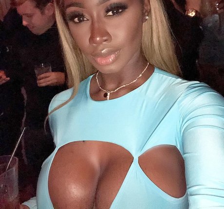 LXRYCC sex actress picture