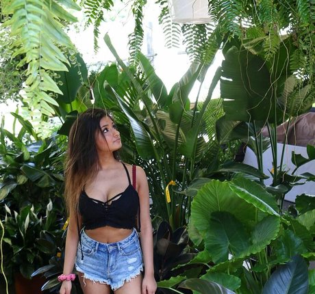 Alina M porn model image