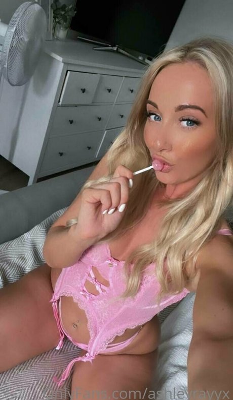 ashleyrayyx exclusive model images