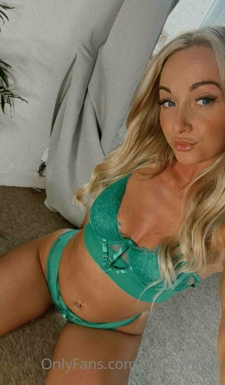 ashleyrayyx nude model photo