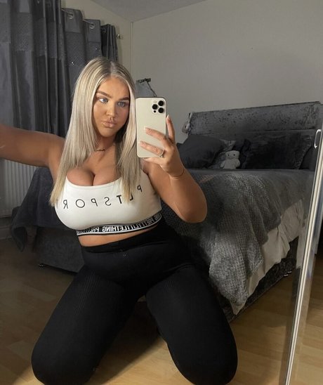 Brittany T erotic actress img