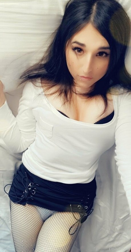 emilyroseiv model pretty photos