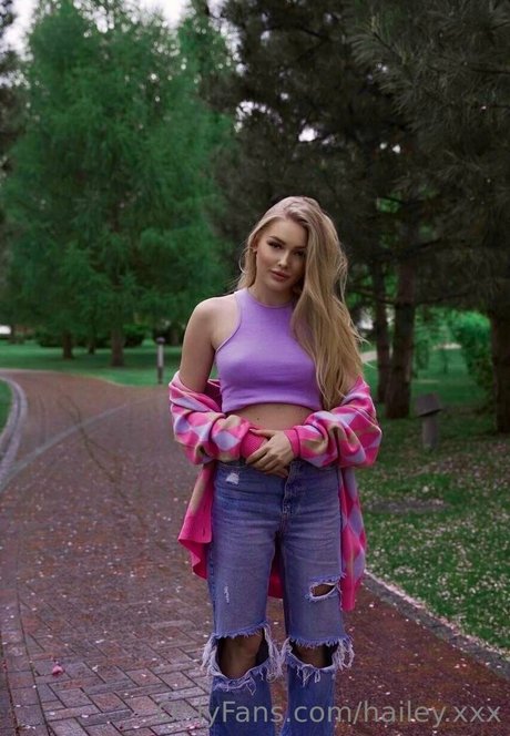 hailey xxx pornstar adult pic