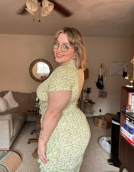 sleepysofiavip star nude archive