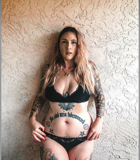 onlykhrist model sexy galleries