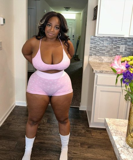 brownbodii high quality pornstar pictures