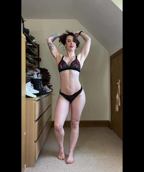 Laineybopster nude star gallery