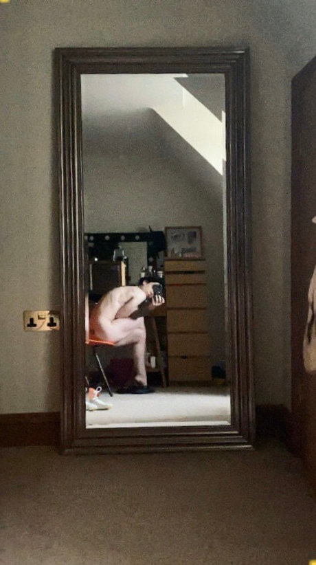 Laineybopster pretty model pic