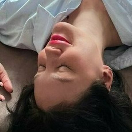 Derin Uslu sexy model pic