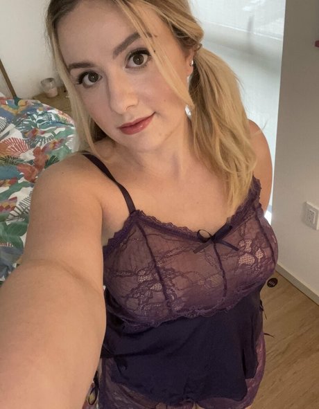 flaurallvip adult star image