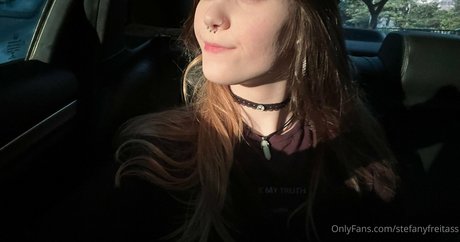 stefanyfreitass nudes model photo