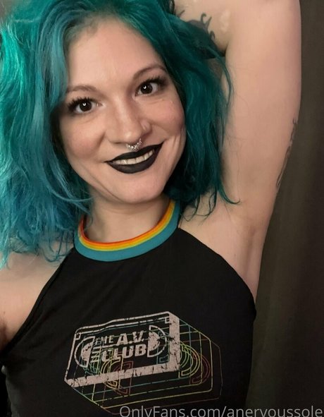 anervoussole nudes actress pics