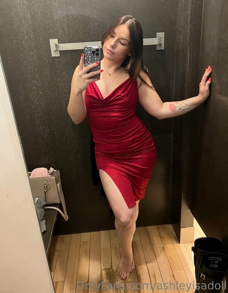 ashleyisadoll model best pics