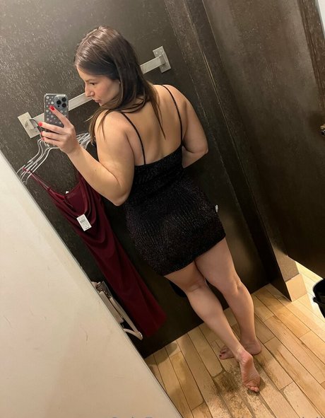 ashleyisadoll model pretty pic