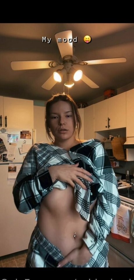 ashleyisadoll star hot photo