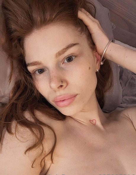 alexfoxxy nudes model pic