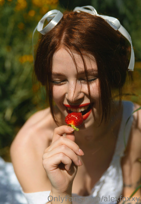 alexfoxxy free actress pics