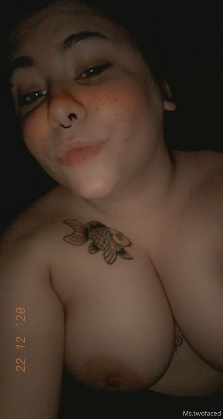 mrandmrstwofaced model nude pics