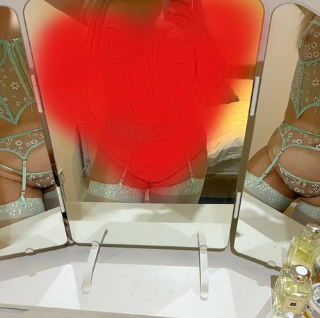 Jessylou beautiful model photo