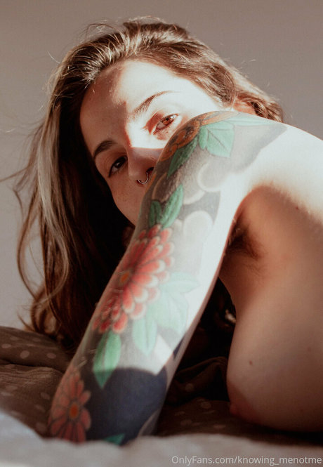 thata prd art model photo