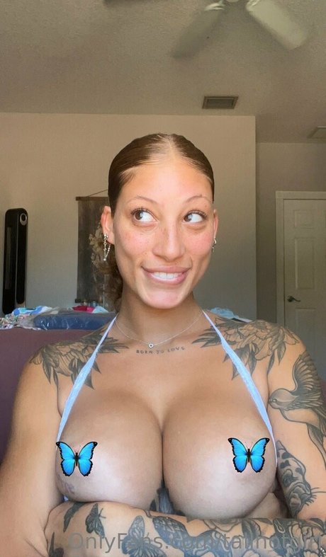 Malia Hope nude model pic