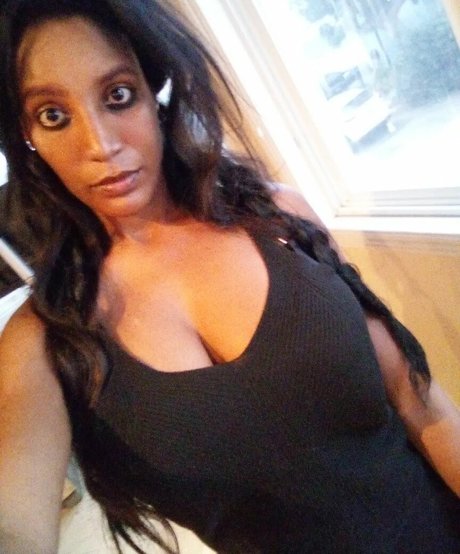 Amber Higgins Cecil star nude pics