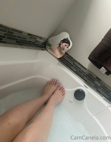 camcanela hd actress photos