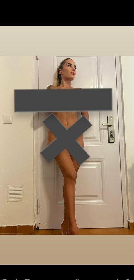 lauraonlyfree model photo