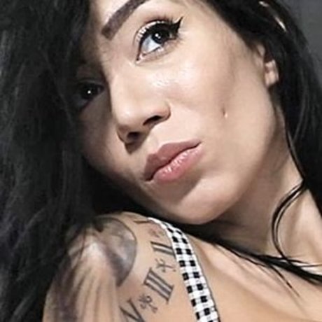 Evelyne92 star adult pic