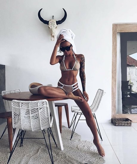 Annaksyuk adult actress photos