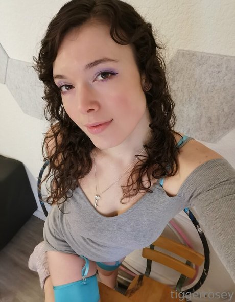 tiggerrosey pornstar nude picture