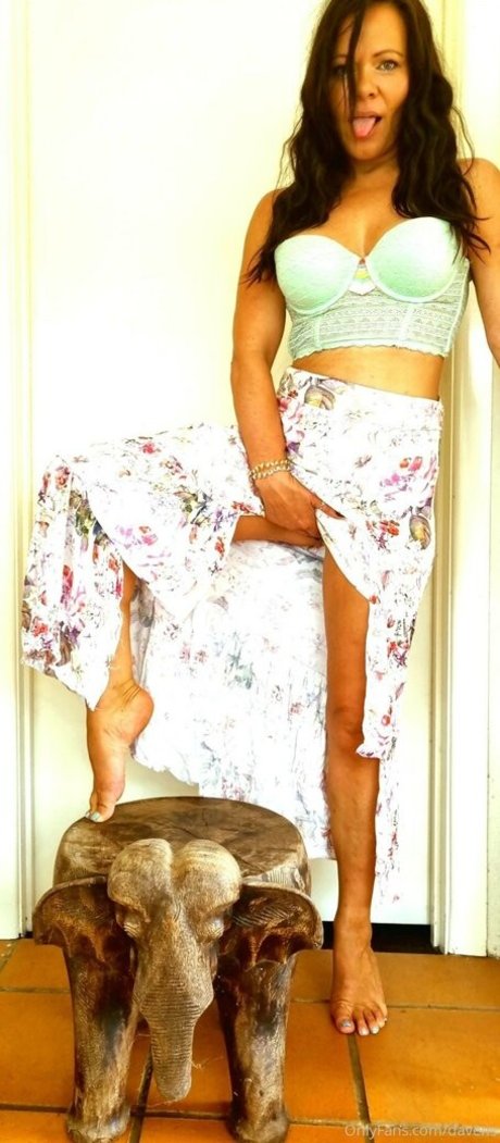 davens model nude img