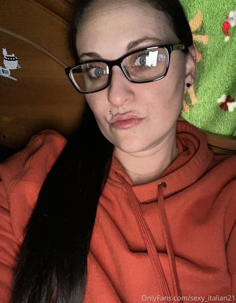 sexy italian21 model erotic images