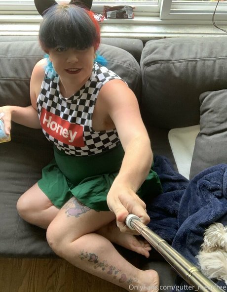 gutter meatfree nude model gallery