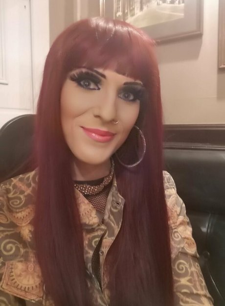 trans lola perron Profile photo