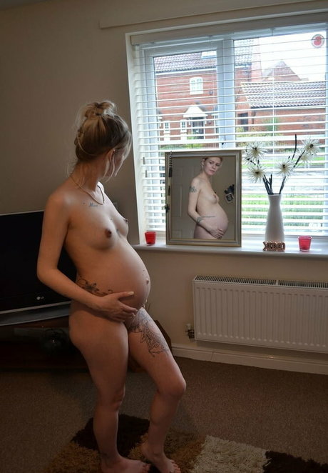 Beth Randell model nudes img