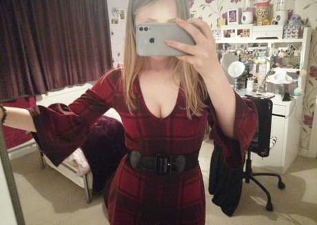 justanuptowngirl star exclusive pictures