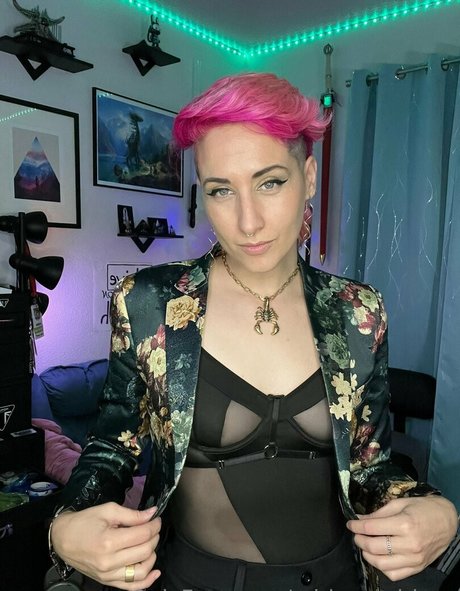 adriennedriggs star naked image