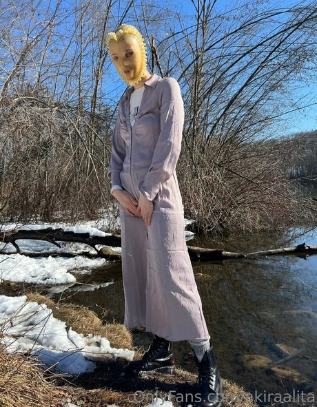 akiraalita model pic