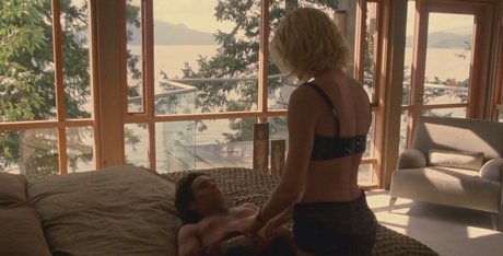 Tricia Helfer star porn picture