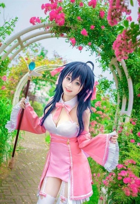 SeeU Cosplay nude star photo