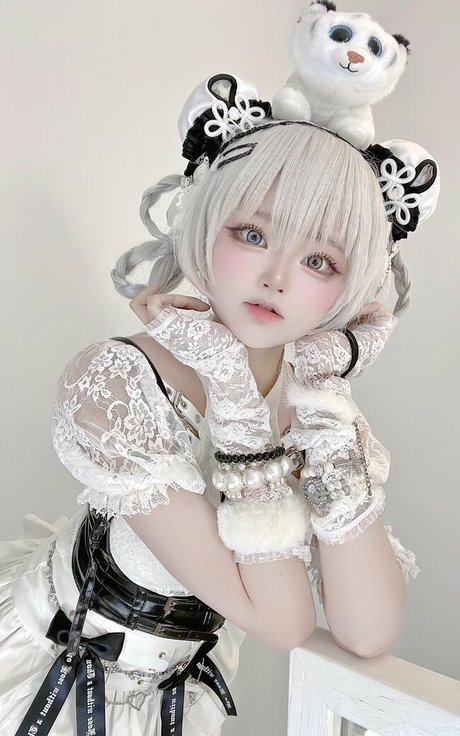 SeeU Cosplay perfect pornstar pic