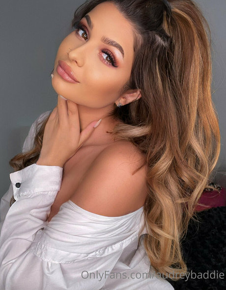 big tits teen onlyfans erotic pic