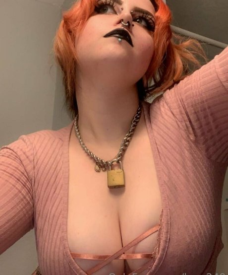 lynn249 erotic actress images