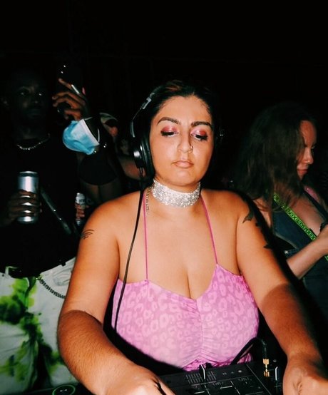 chippynonstopof art pornstar gallery